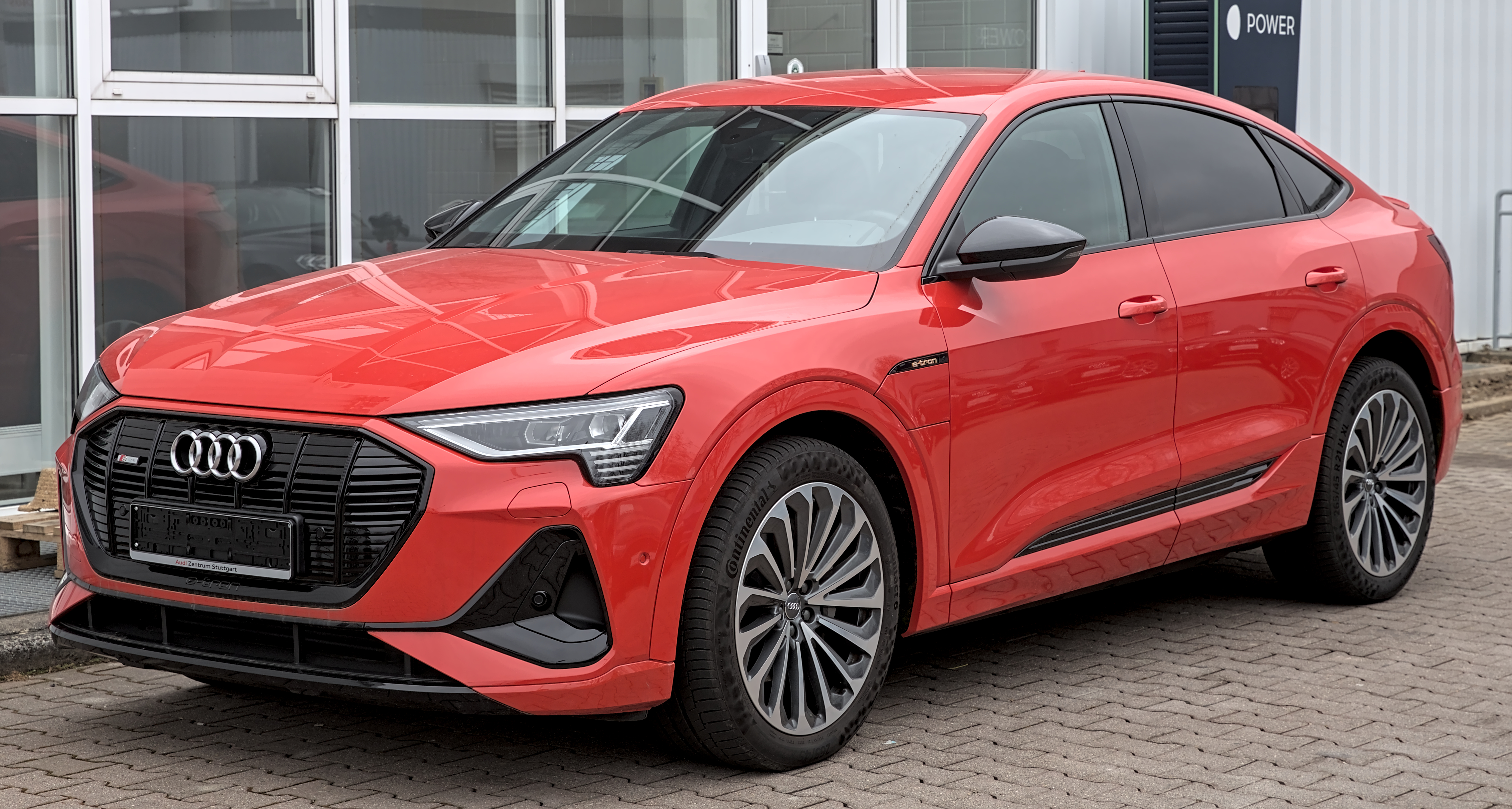 2025 Audi Q8 Sportback e-tron