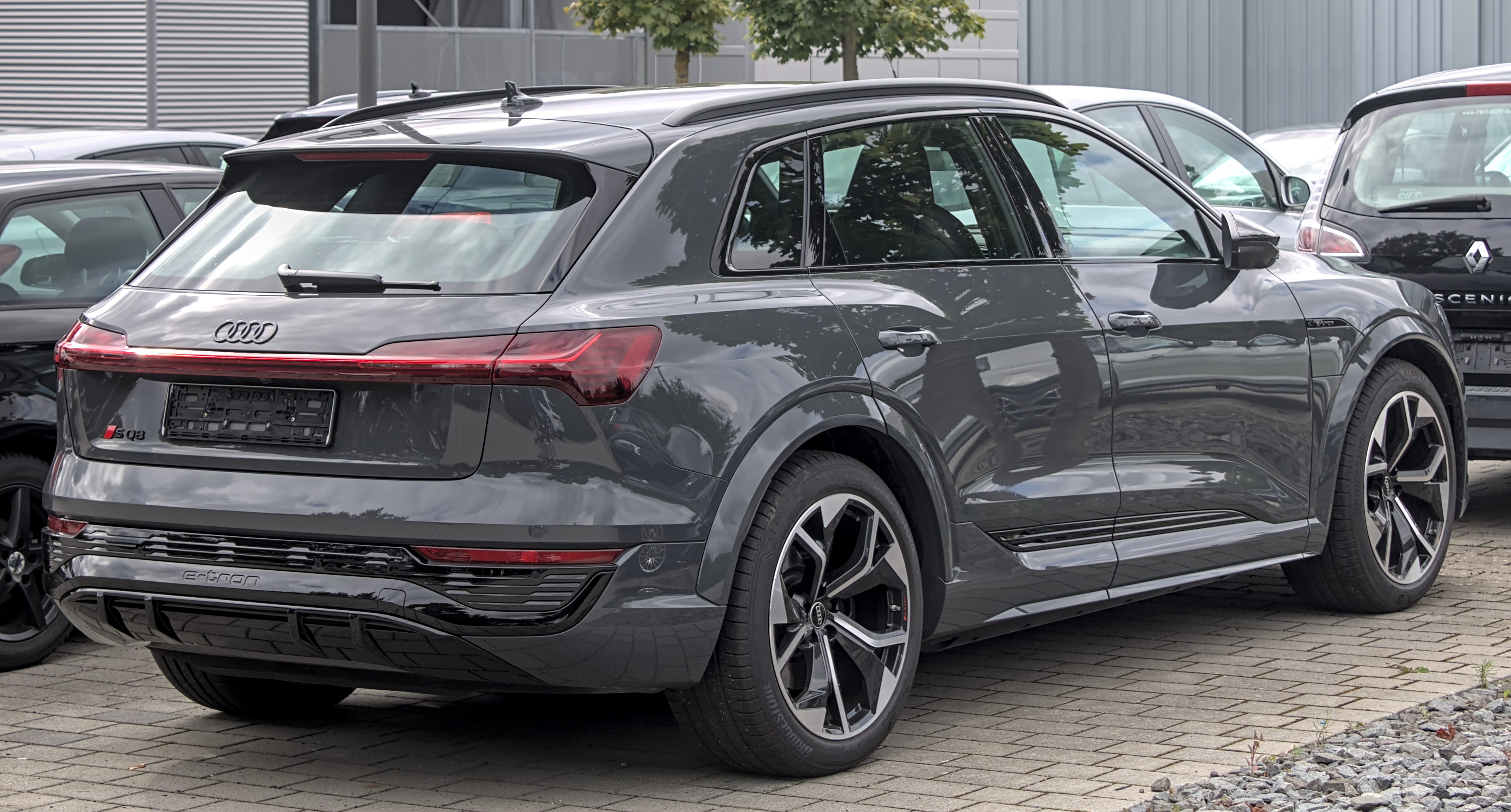 2025 Audi SQ8 e-tron
